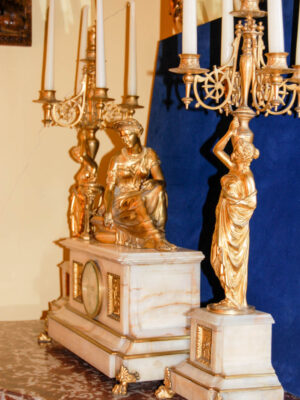 Garnitura de semineu