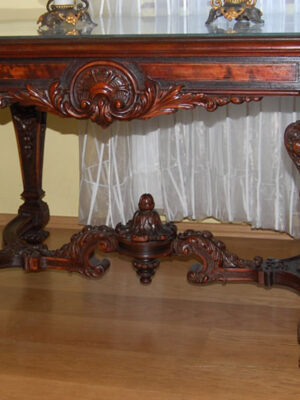 Masa de salon stil Louis XIV